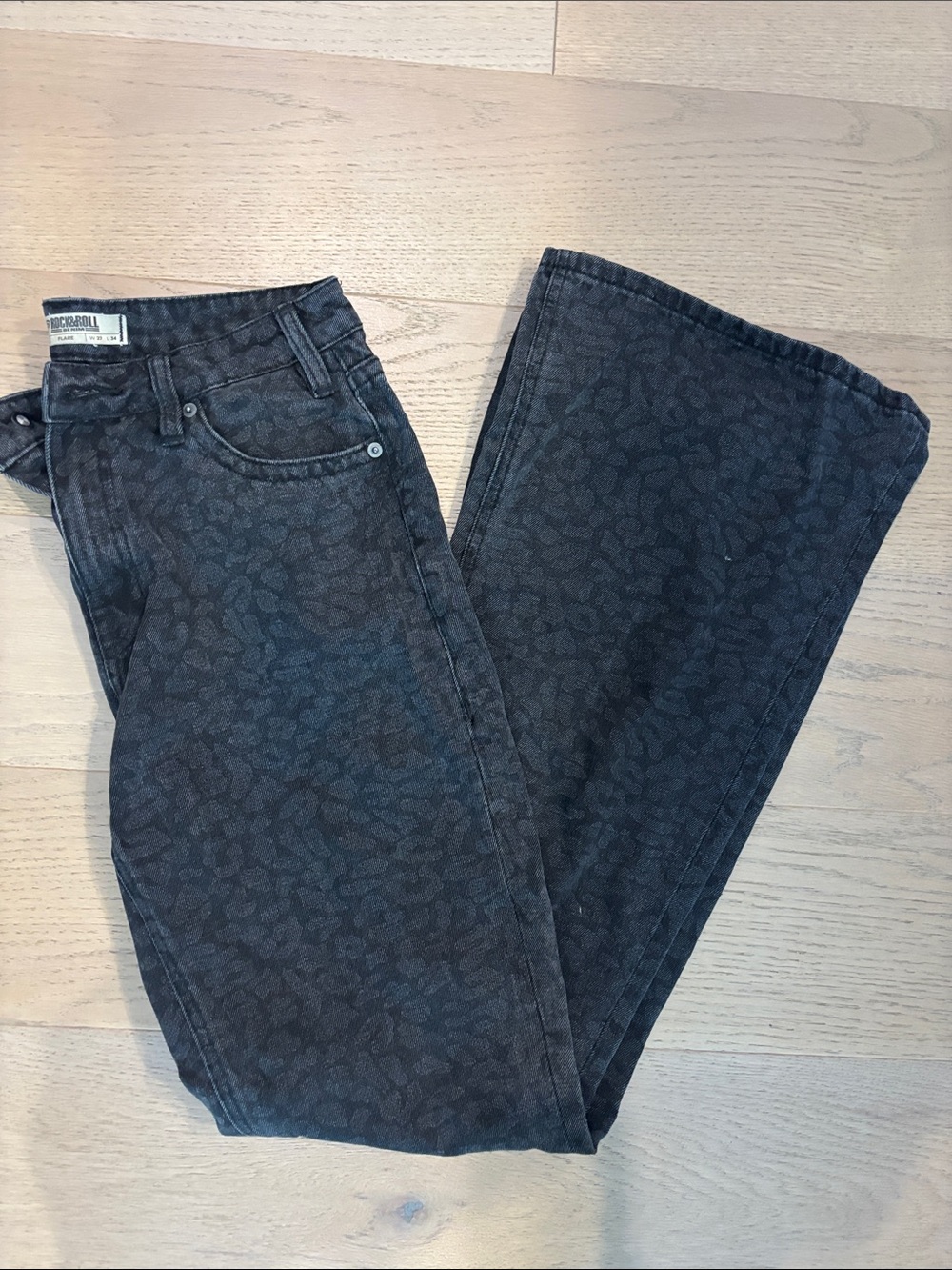 Floral-Print Wide Leg Jeans - Dark Gray